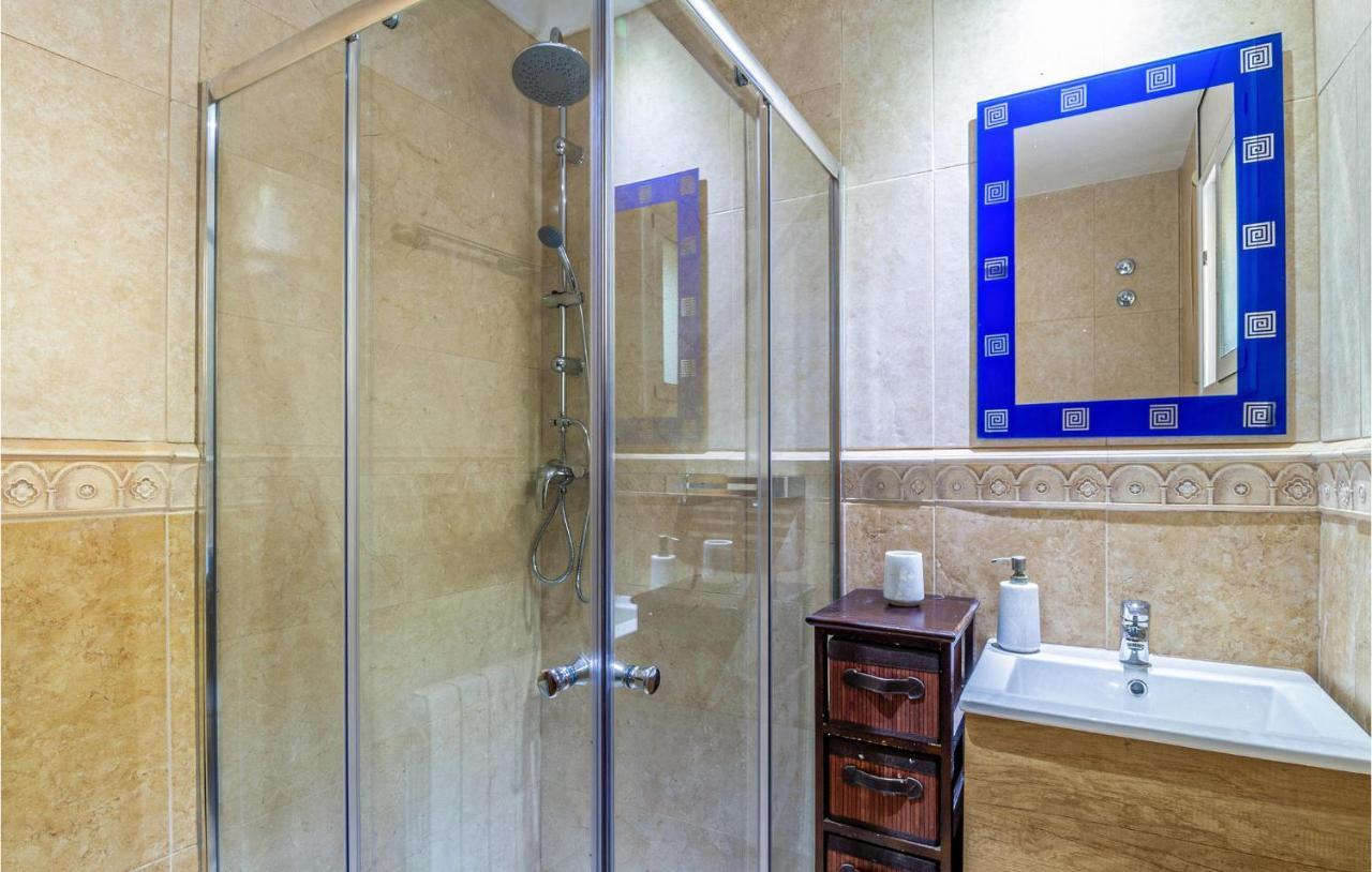 Stunning Home In パラフォルズ エクステリア 写真
