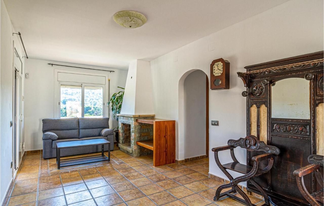 Stunning Home In パラフォルズ エクステリア 写真